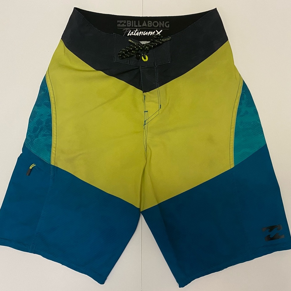 Billabong Surf Boardshorts Boys, Waist 24" (8)